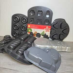 Lot7 Wilton Bake Cake Pan Christmas Cookie Donut Heart Lamb Dog Novelty Bakeware